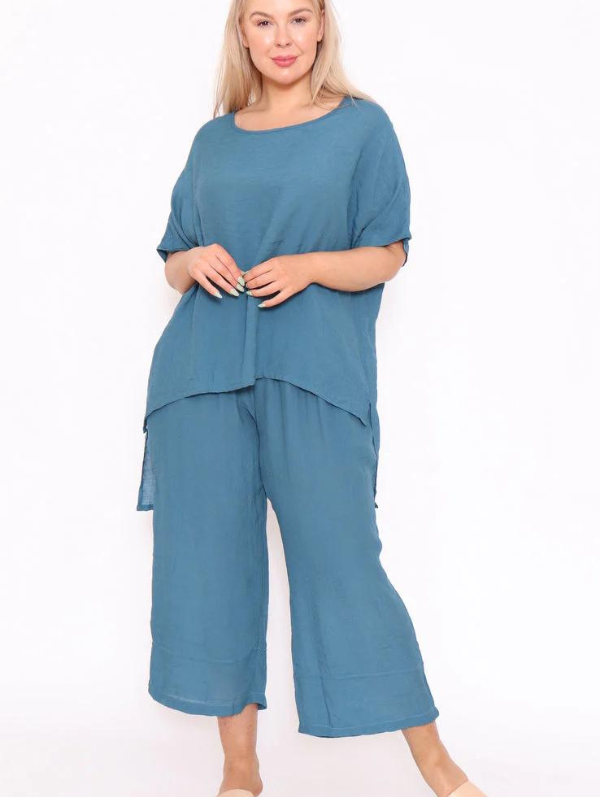 Sara Teal Top