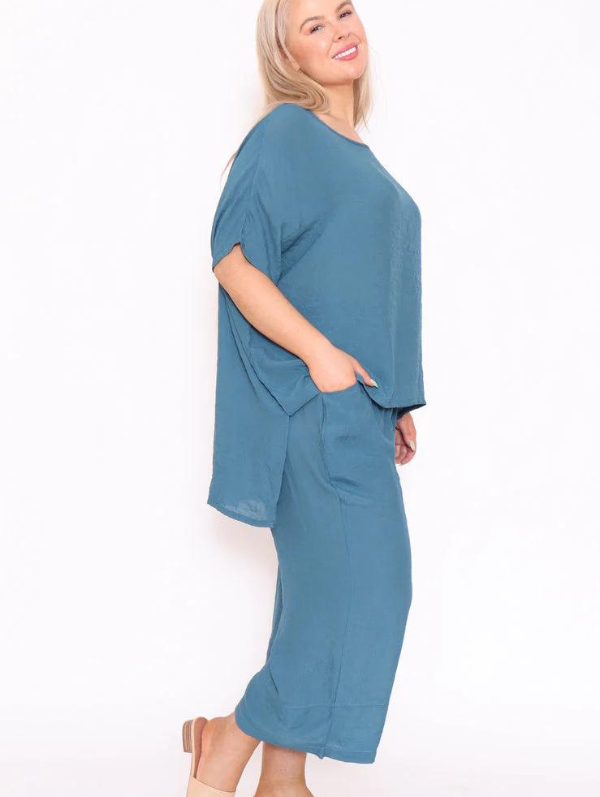 Sara Teal Top